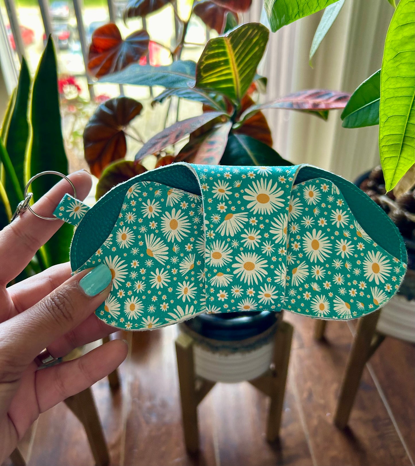 Leather daisy flowers Glasses case