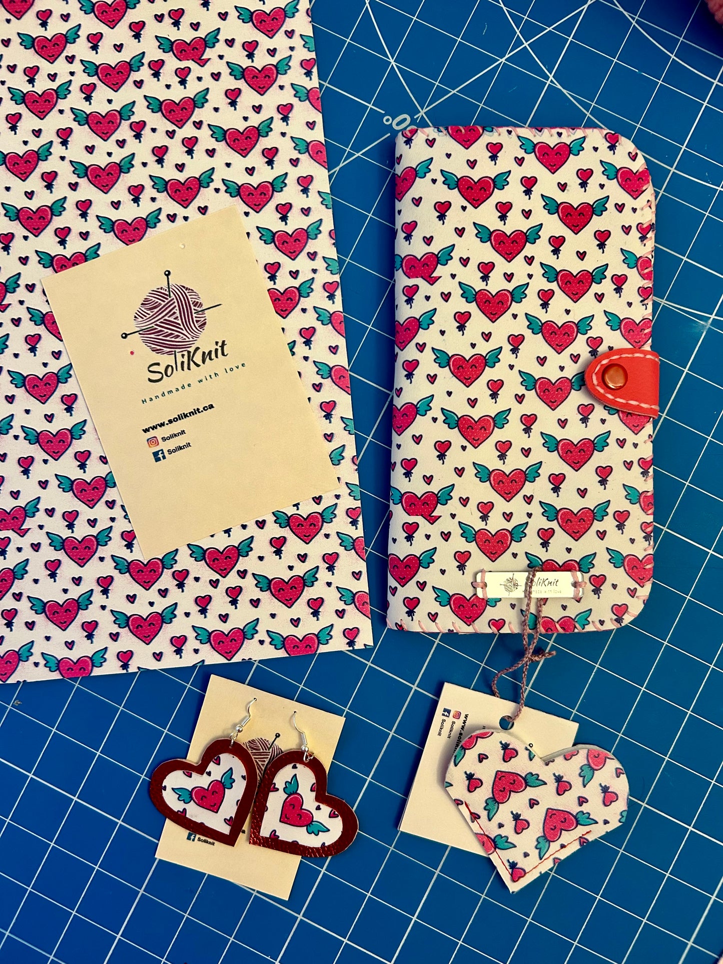 Woman leather wallet ( happy heart)