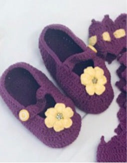 Footwear with flower