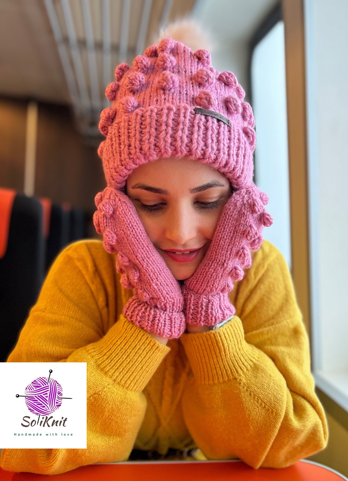 Hat and mittens set