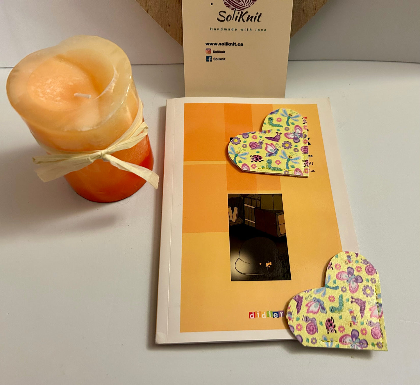 Corner heart bookmark
