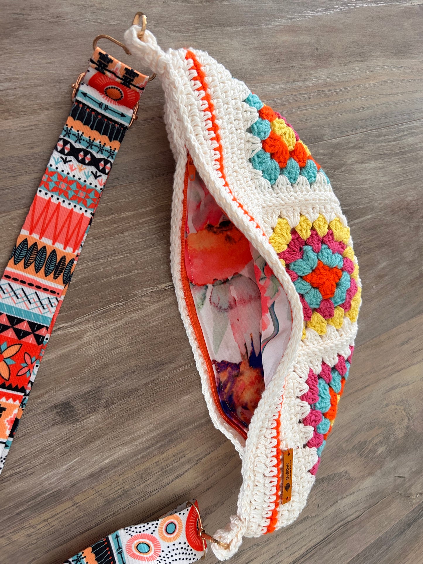 Crochet granny squares crossbody bag