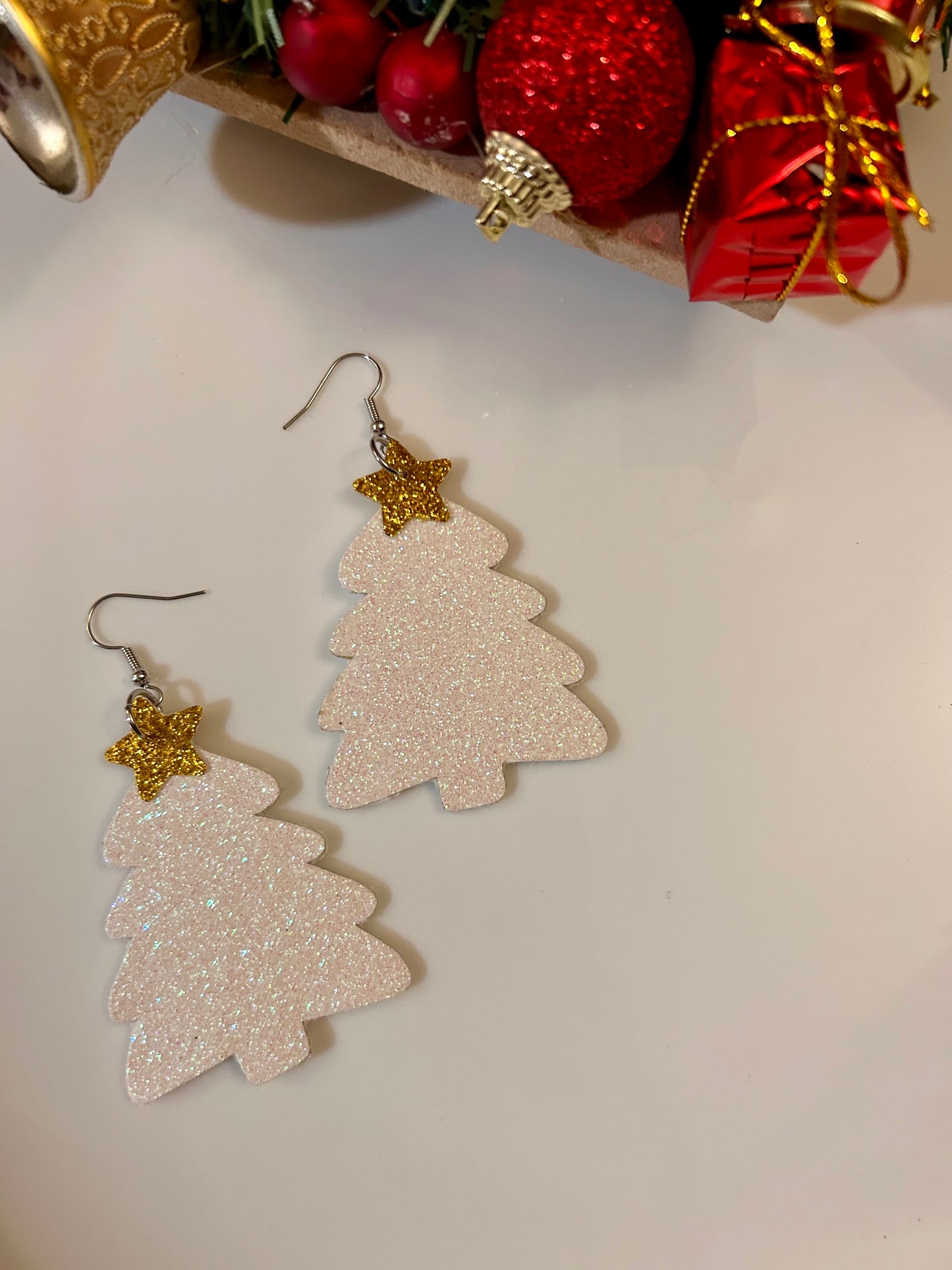Christmas tree with star Glitter leather earrings (white)