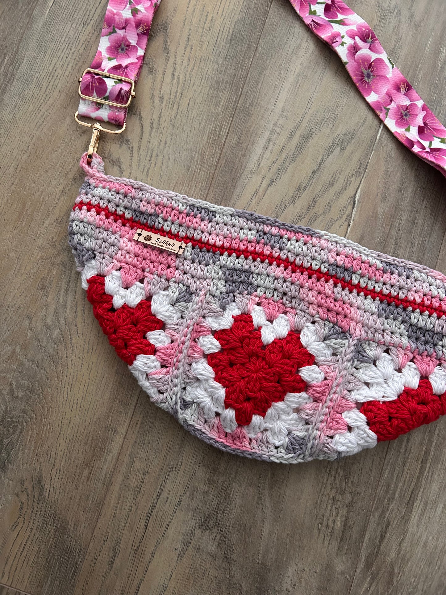 Crochet heart crossbody bag