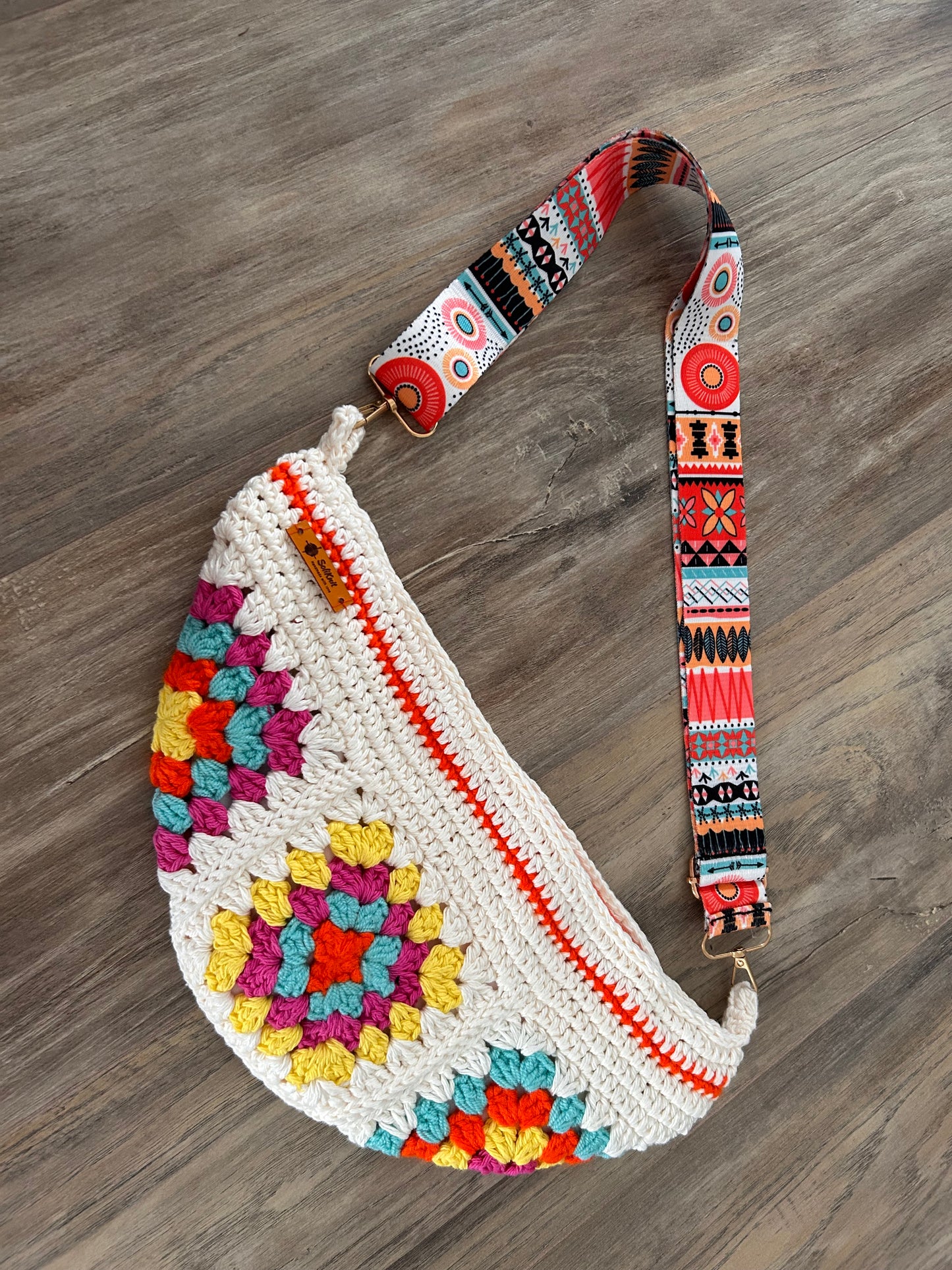 Crochet granny squares crossbody bag