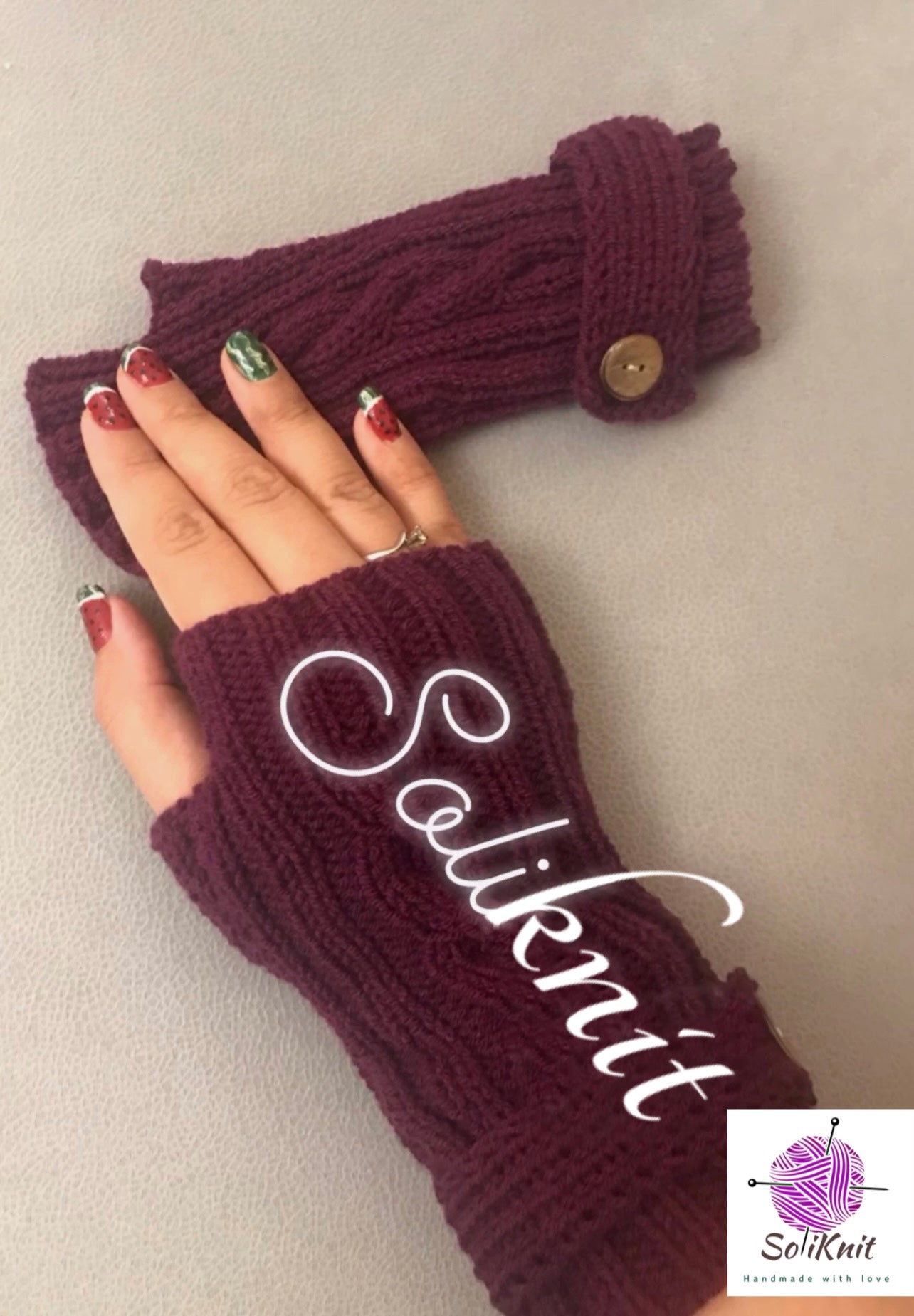 Knitted fingerless gloves