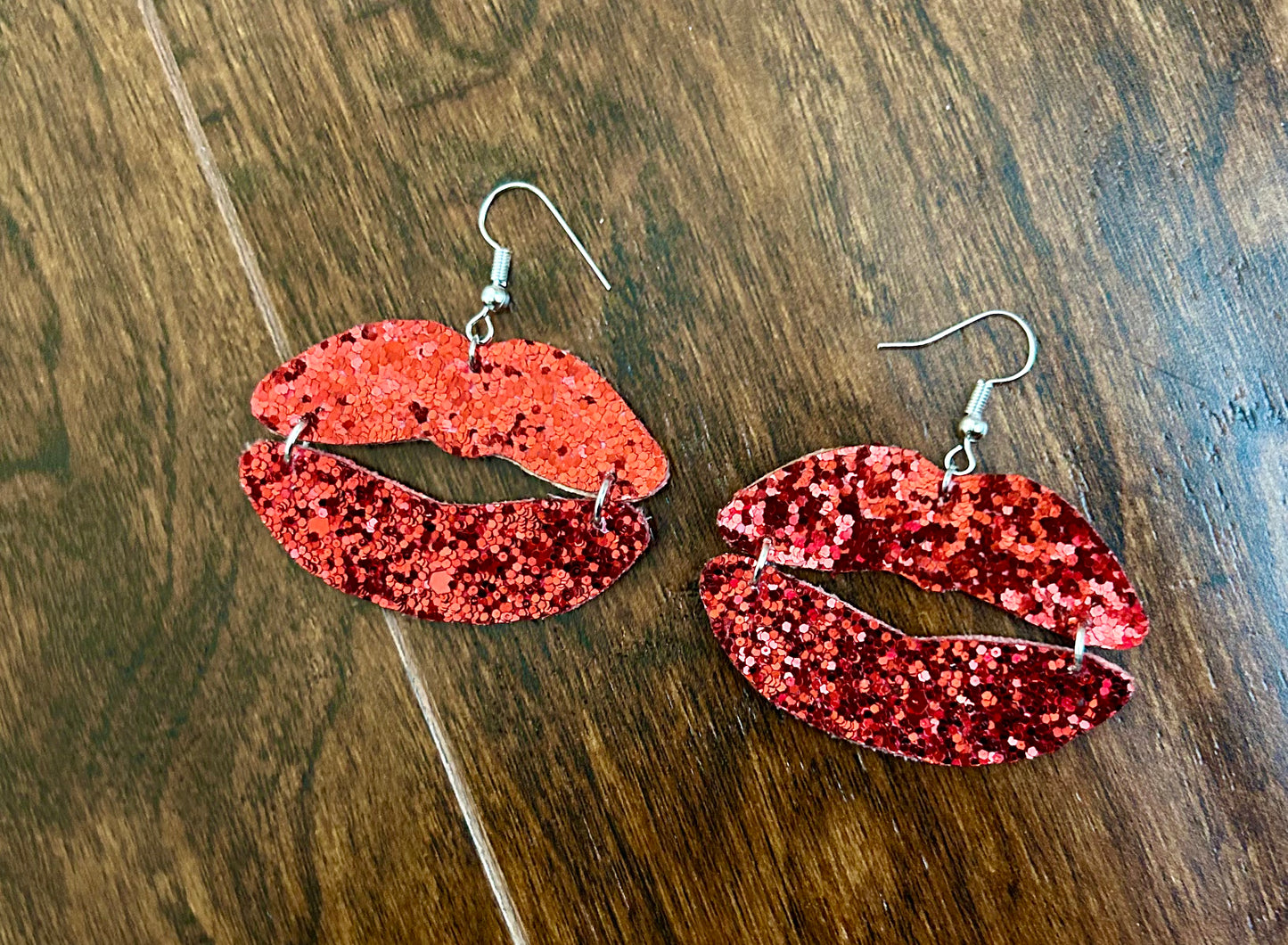 glitter lips leather earrings( style 2)